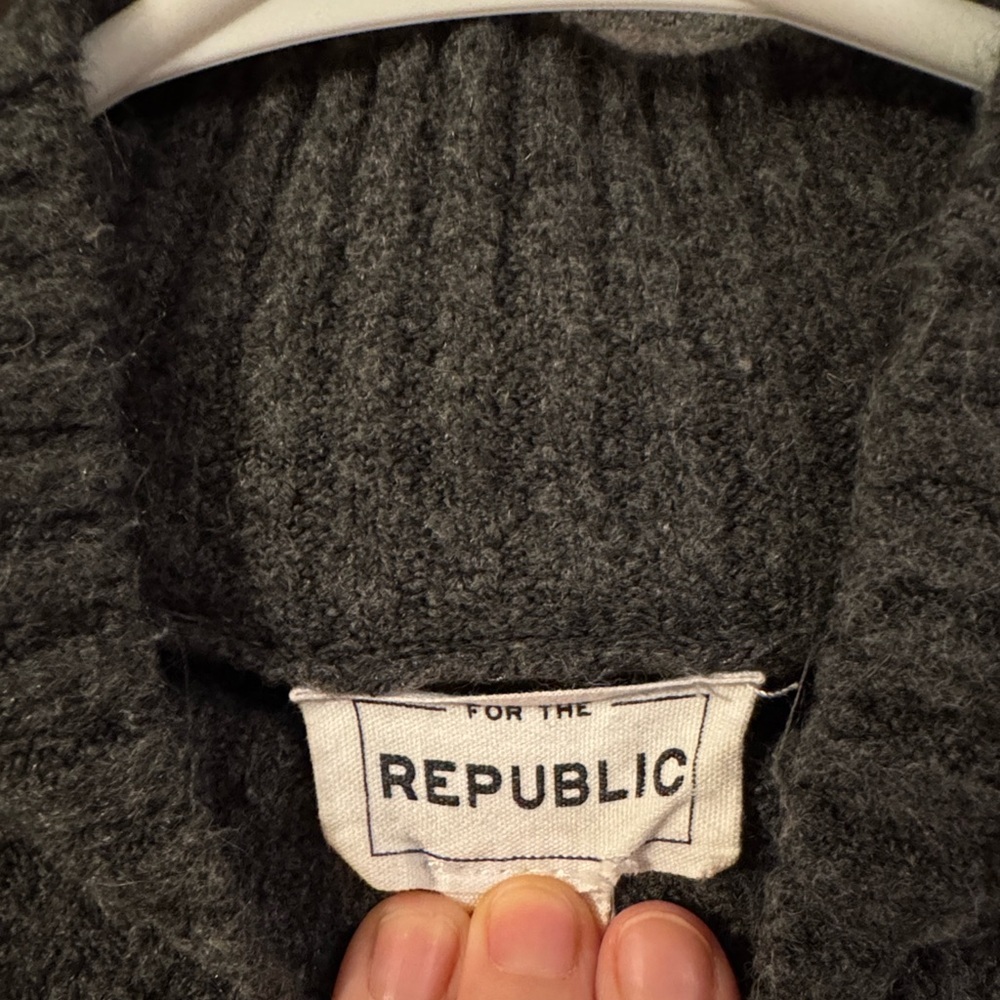 For The Republic Charcoal Soft Knit Wool Blend Turtleneck Sweater small petite - Picture 3 of 5